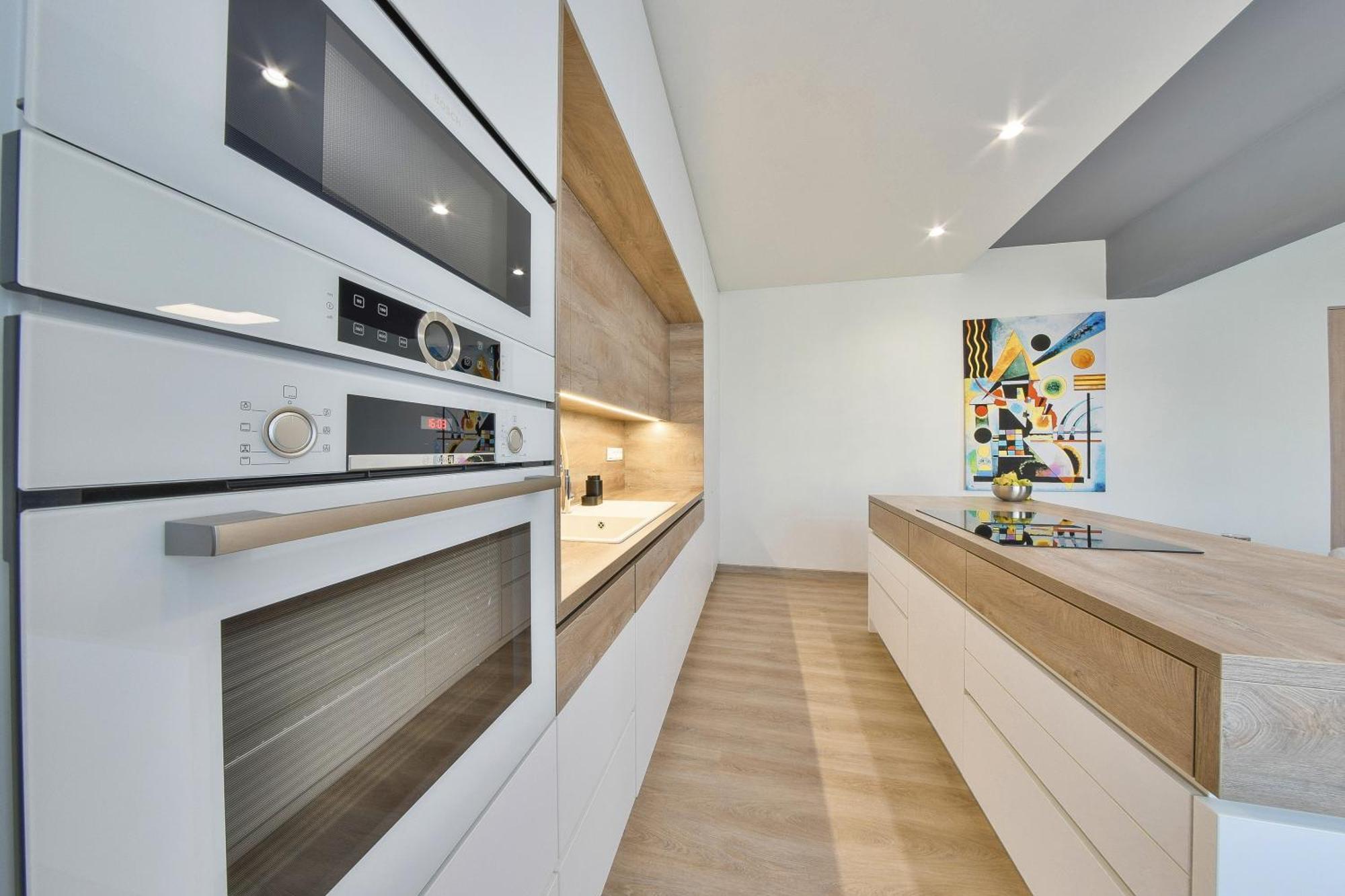 Chalupku - Luxurious Apartment 70M2 In Direct Centrum With Parking Included, Air-Conditioned, Balcony, Quiet Sleep, Best In Town Banská Bystrica Buitenkant foto