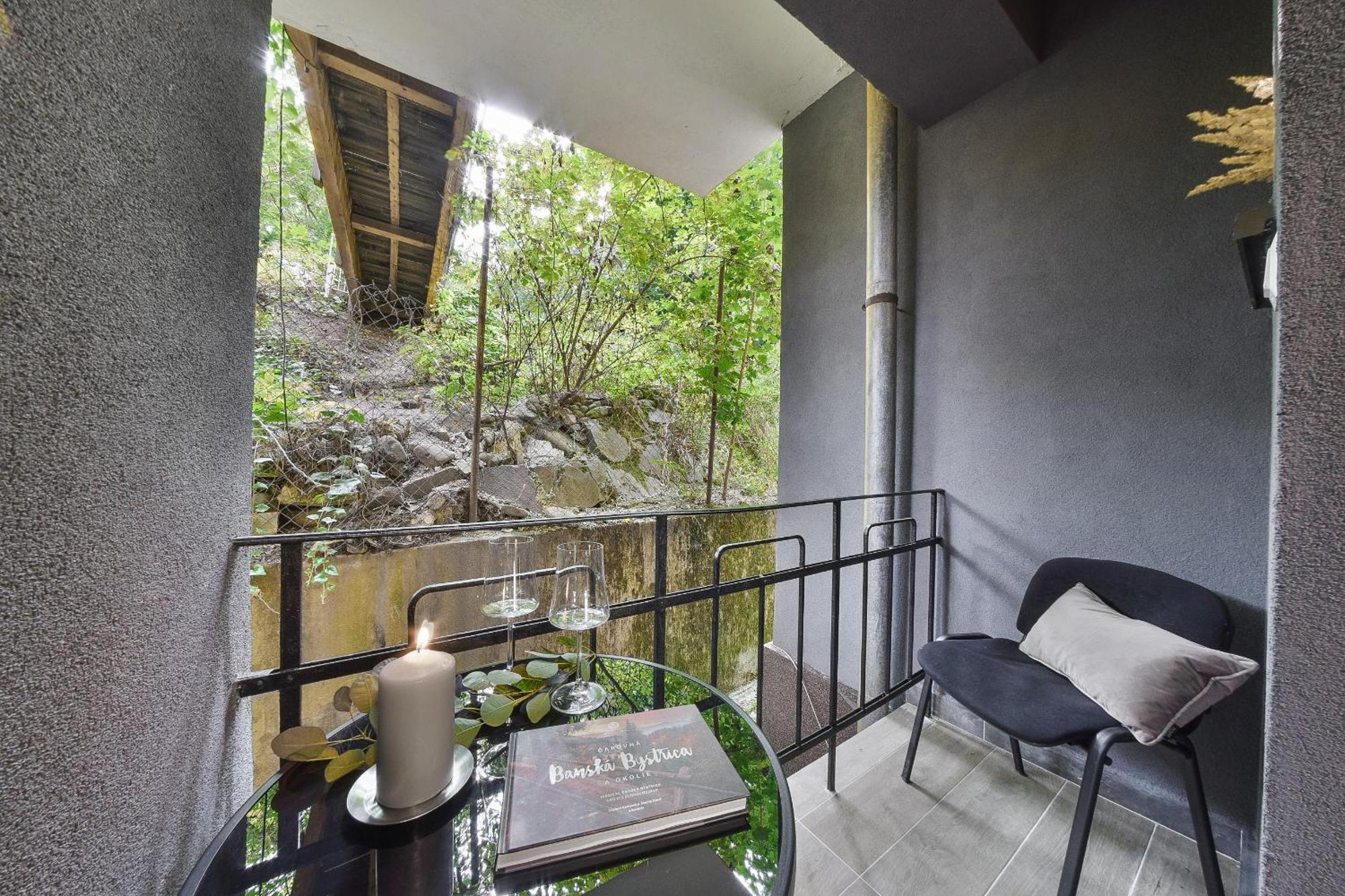 Chalupku - Luxurious Apartment 70M2 In Direct Centrum With Parking Included, Air-Conditioned, Balcony, Quiet Sleep, Best In Town Banská Bystrica Buitenkant foto