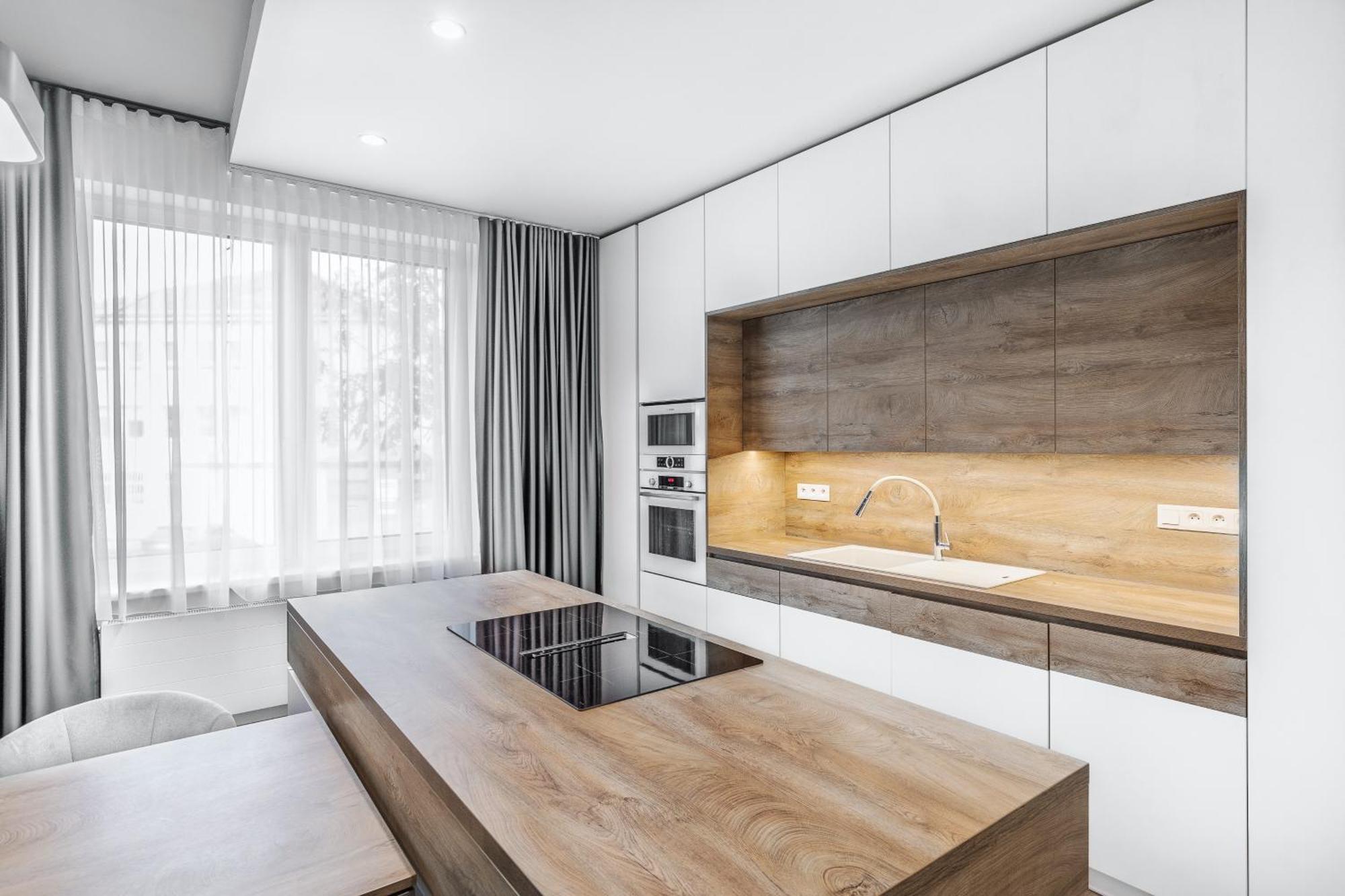 Chalupku - Luxurious Apartment 70M2 In Direct Centrum With Parking Included, Air-Conditioned, Balcony, Quiet Sleep, Best In Town Banská Bystrica Buitenkant foto